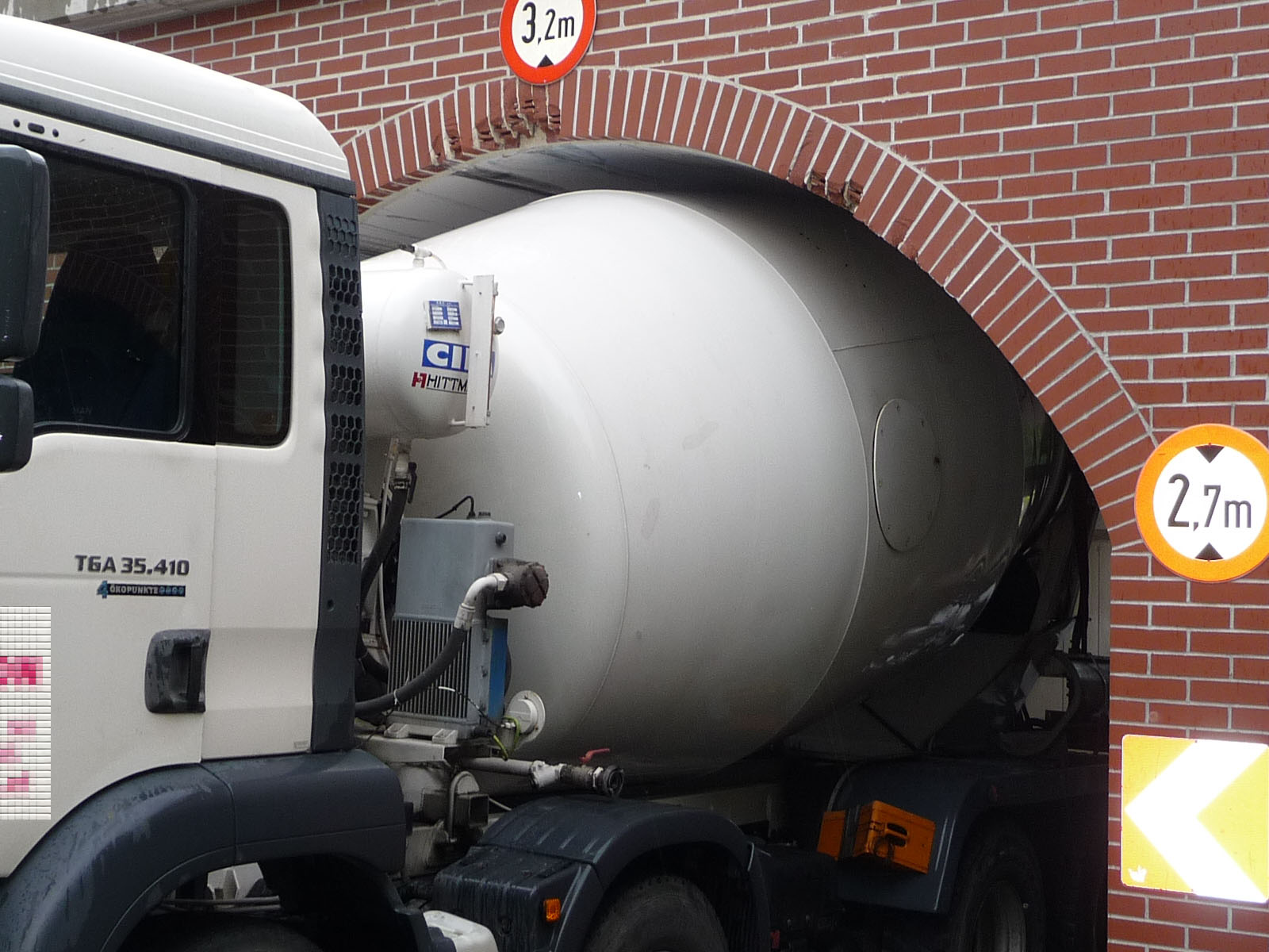 lkw_bergung150620093.jpg lkw_bergung150620093.jpg