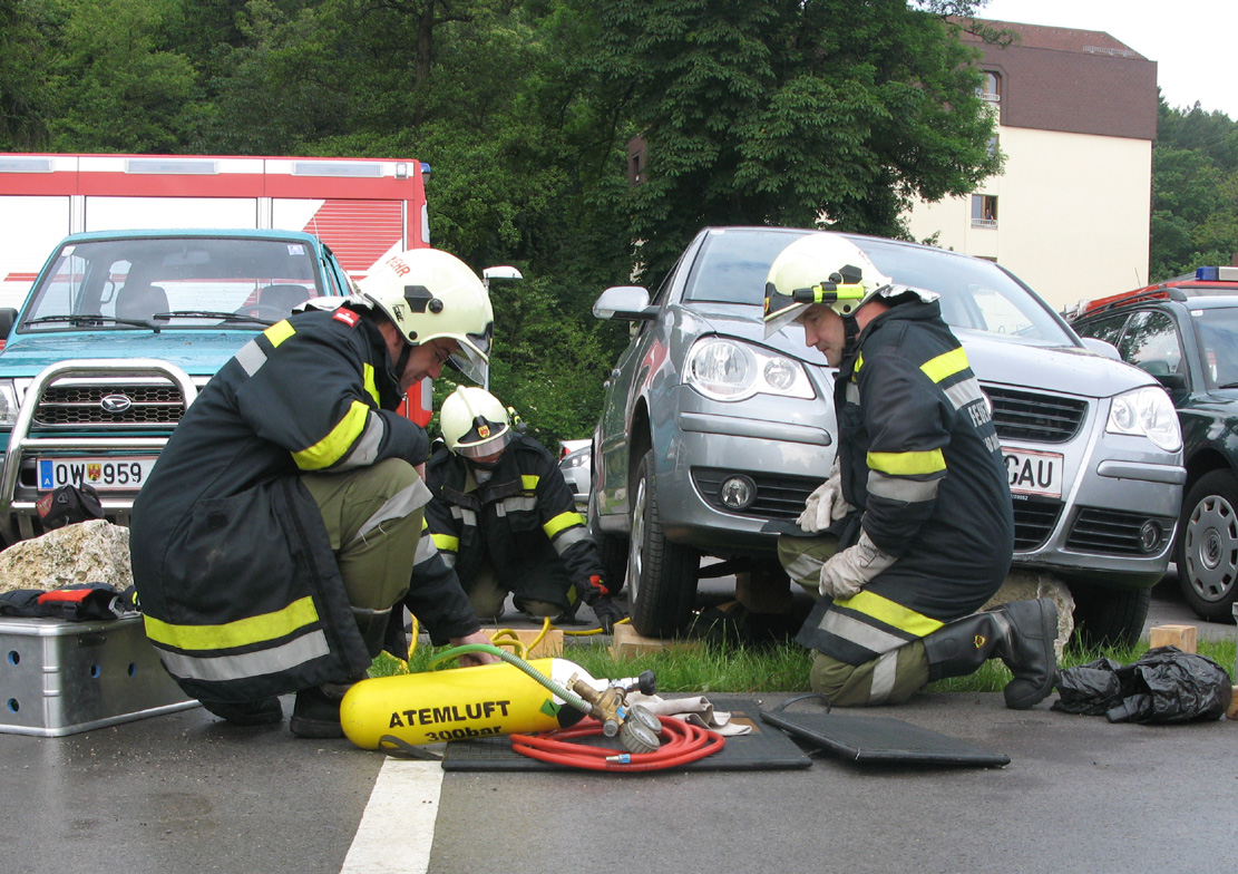 20100530_fzg_bergung.jpg