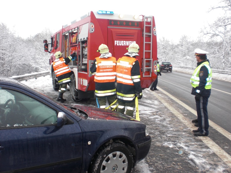fzg_bergung4_03122010.jpg fzg_bergung4_03122010.jpg