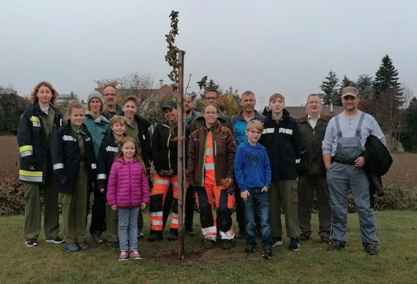 Baumplfanzaktion der Jugendfeuerwehr (23.10.2022)